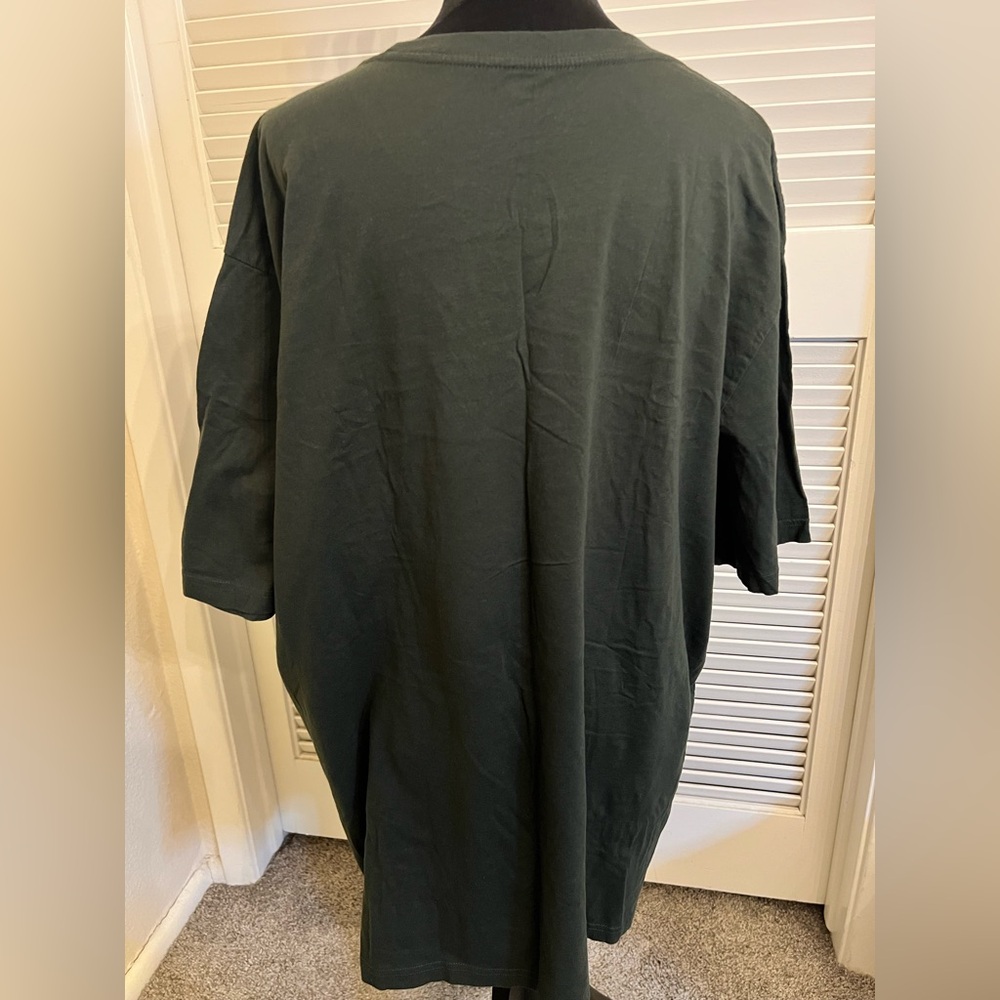 Lot #420 Set of two Old Navy Forest Green Men's Short Sleeve Tee - Picture 2 of 5